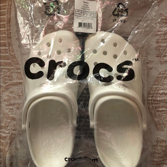 Women & Men New White Crocs - Picture 4 of 4